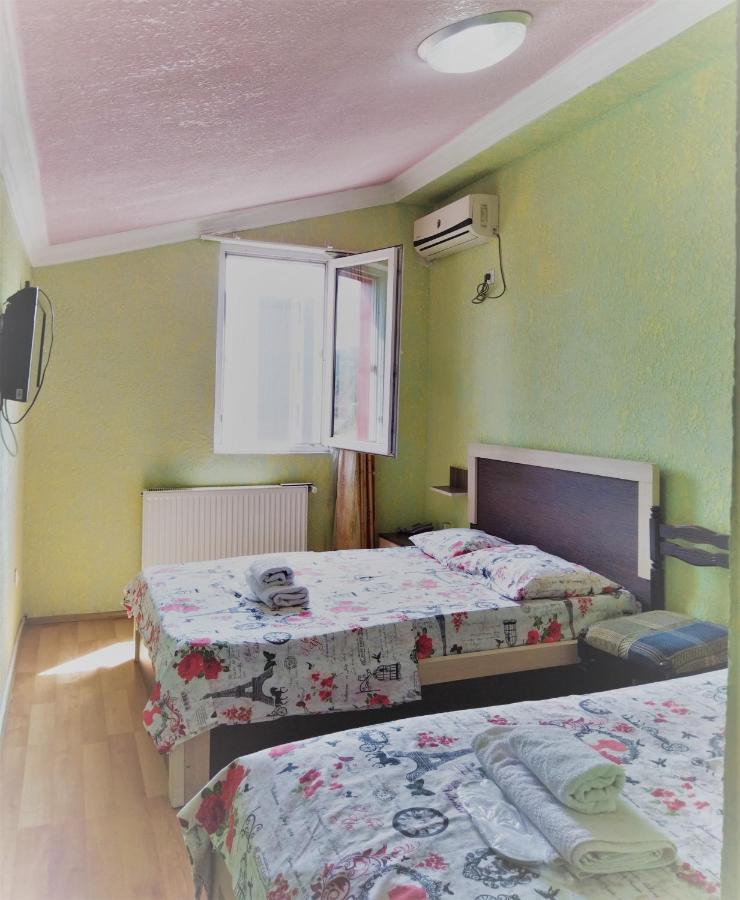 Hotel Vakhtanguri Батумі Екстер'єр фото