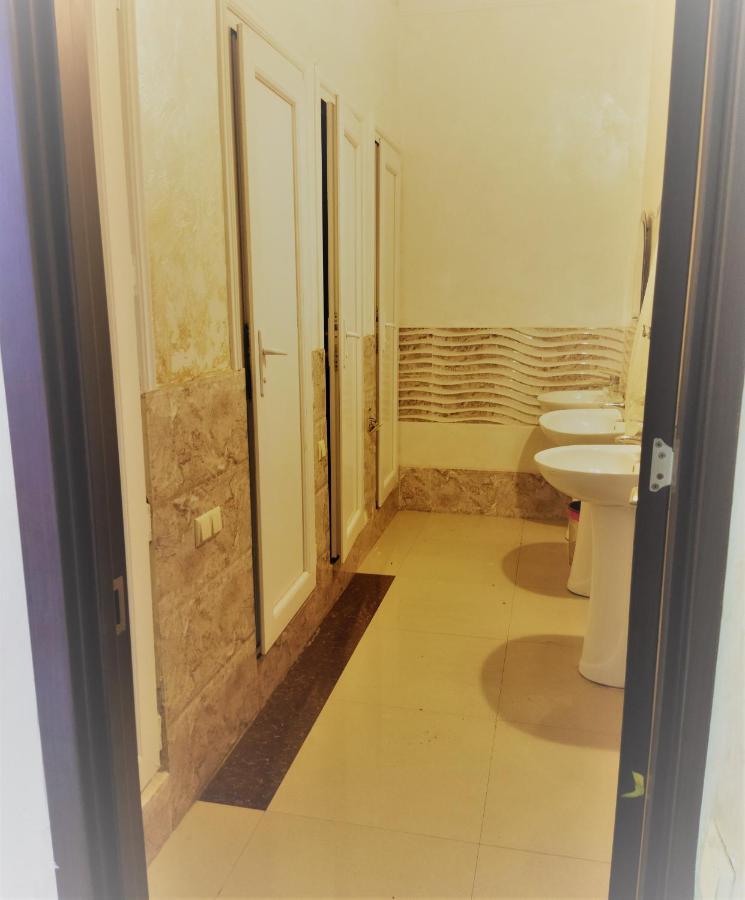 Hotel Vakhtanguri Батумі Екстер'єр фото
