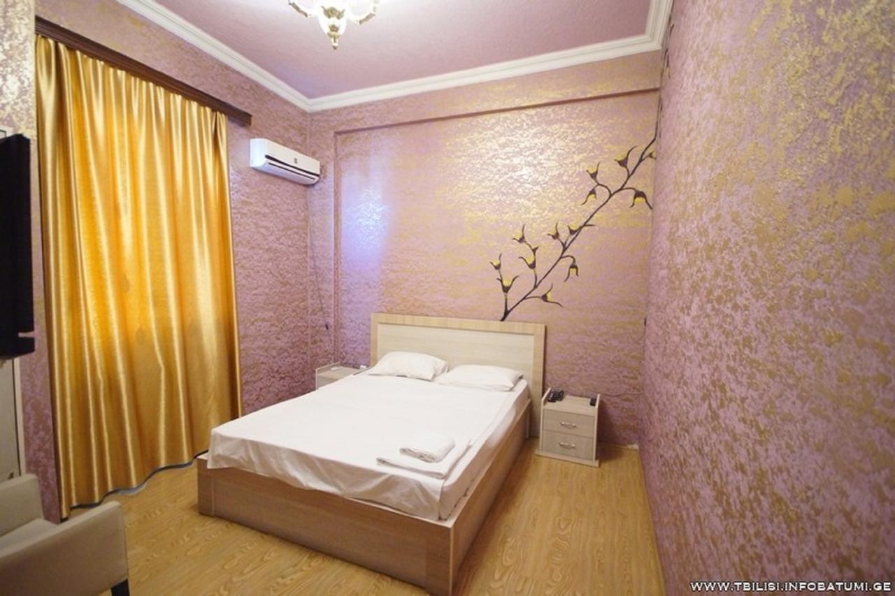 Hotel Vakhtanguri Батумі Екстер'єр фото