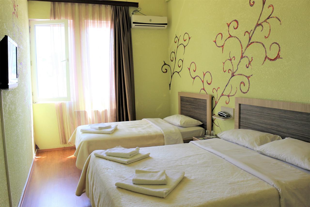 Hotel Vakhtanguri Батумі Екстер'єр фото